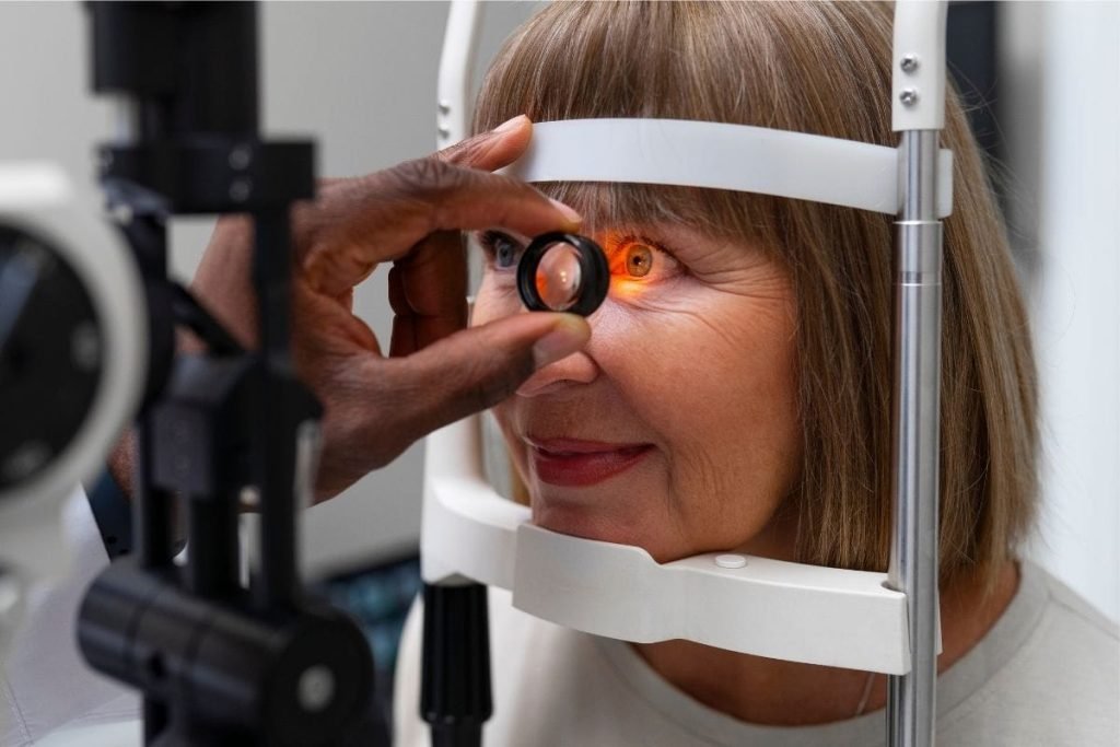 Retina Yırtılması: Belirtileri, Riskleri ve Tedavi Yöntemleri