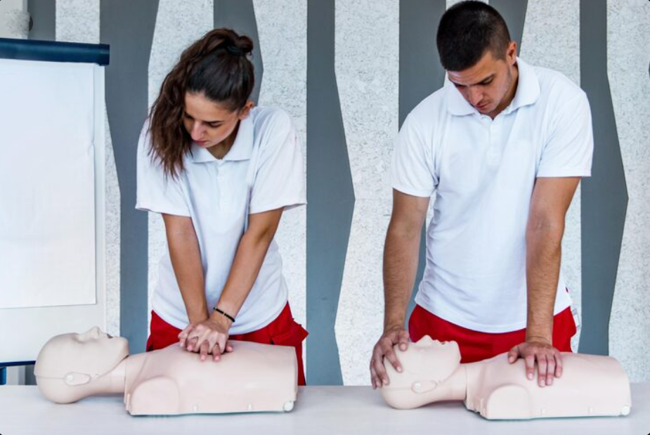 Kimler İlk Yardım Eğitmeni Olabilir? Şartlar ve Süreç Rehberi (2026 Güncel)